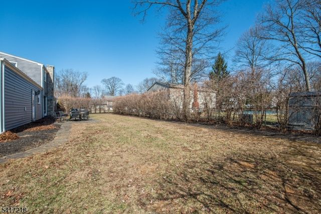 2 Chestnut Hill Rd, Randolph Twp., NJ 07869