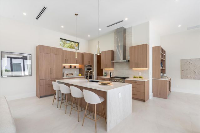 2732 NE 29th Court, Fort Lauderdale, FL 33306