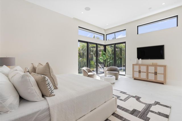 2732 NE 29th Court, Fort Lauderdale, FL 33306