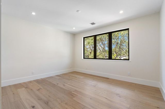 2732 NE 29th Court, Fort Lauderdale, FL 33306