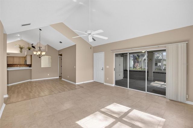 1111 GOLFVIEW WOODS DRIVE 1111, Sun City Center, FL 33573