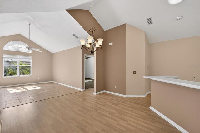 1111 GOLFVIEW WOODS DRIVE 1111, Sun City Center, FL 33573