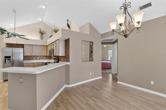 1111 GOLFVIEW WOODS DRIVE 1111, Sun City Center, FL 33573