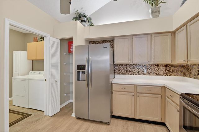 1111 GOLFVIEW WOODS DRIVE 1111, Sun City Center, FL 33573