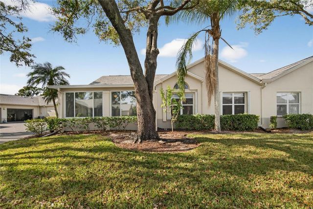 1111 GOLFVIEW WOODS DRIVE 1111, Sun City Center, FL 33573