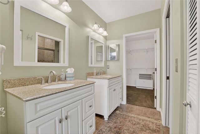 1111 GOLFVIEW WOODS DRIVE 1111, Sun City Center, FL 33573