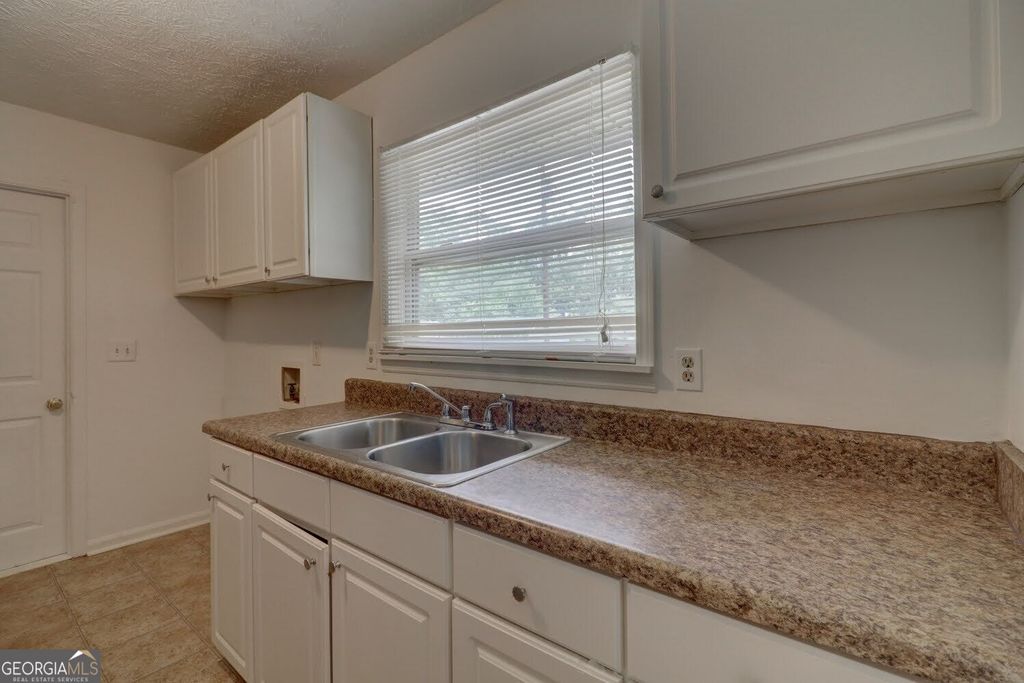 4749 Lost Colony Court, Stone Mountain, GA 30088 — photo 5