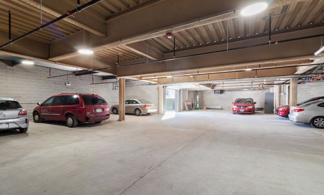 4513 N CLARK Street 203, Chicago, IL 60640