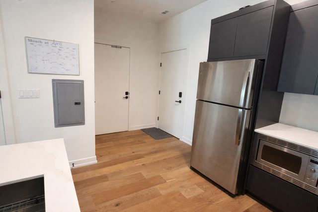 4513 N CLARK Street 203, Chicago, IL 60640