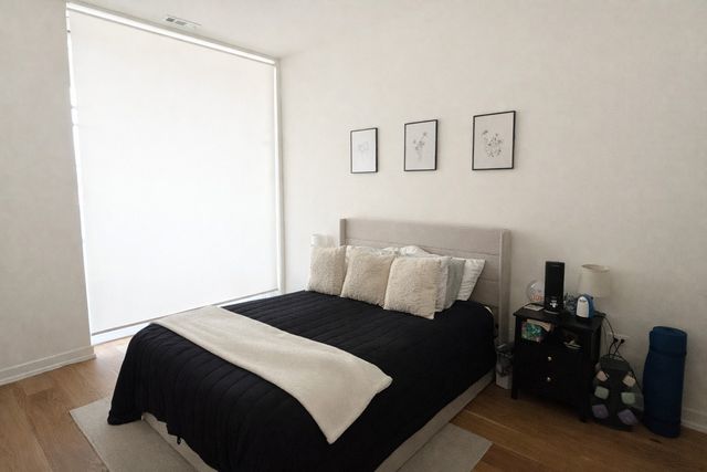 4513 N CLARK Street 203, Chicago, IL 60640