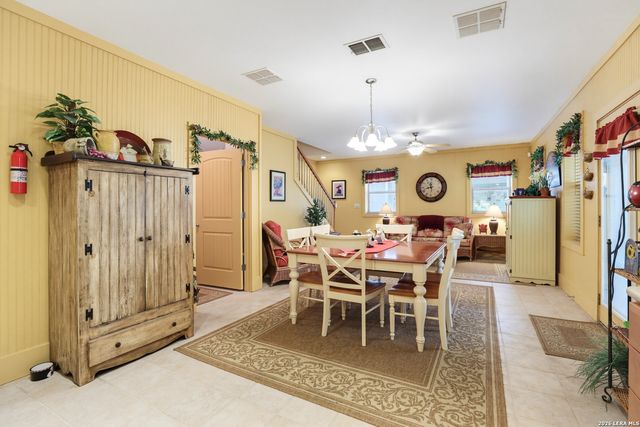 928 PEBBLE BEACH RD, Lakehills, TX 78063