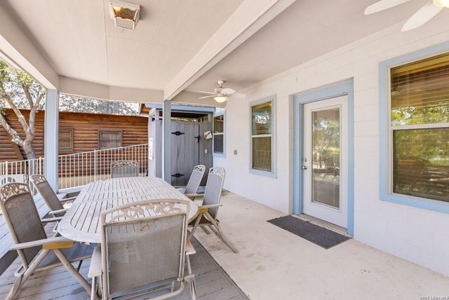928 PEBBLE BEACH RD, Lakehills, TX 78063