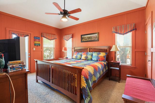 928 PEBBLE BEACH RD, Lakehills, TX 78063