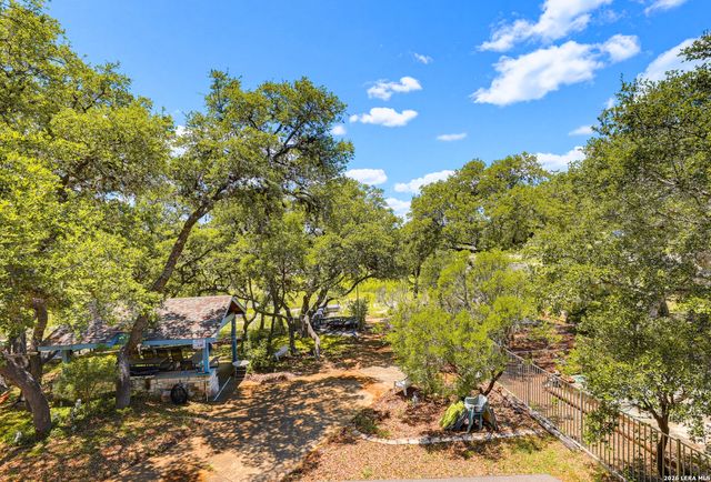 928 PEBBLE BEACH RD, Lakehills, TX 78063