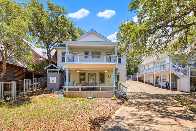 928 PEBBLE BEACH RD, Lakehills, TX 78063