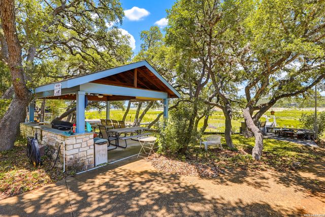 928 PEBBLE BEACH RD, Lakehills, TX 78063