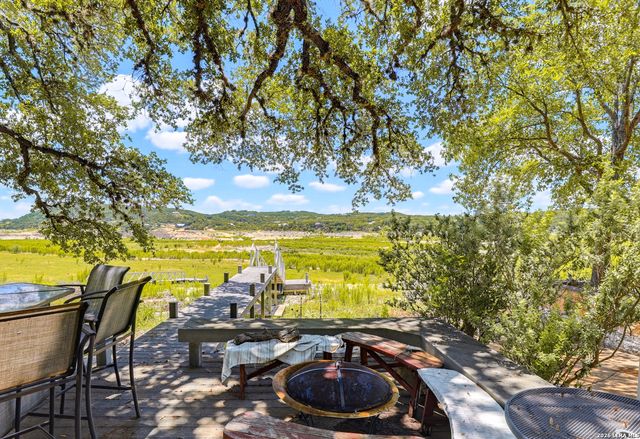 928 PEBBLE BEACH RD, Lakehills, TX 78063