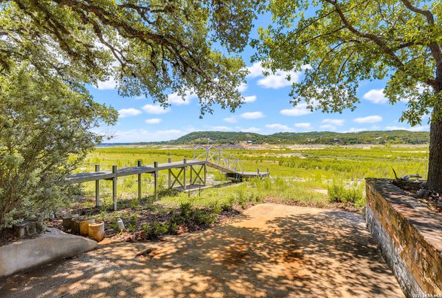 928 PEBBLE BEACH RD, Lakehills, TX 78063