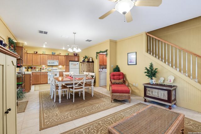 928 PEBBLE BEACH RD, Lakehills, TX 78063