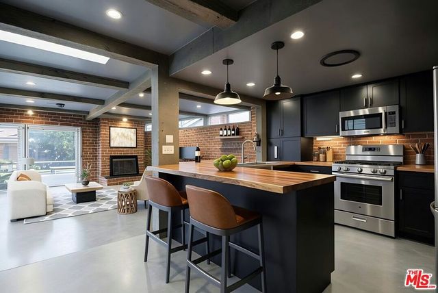 5100 Lindblade Drive, Culver City, CA 90230