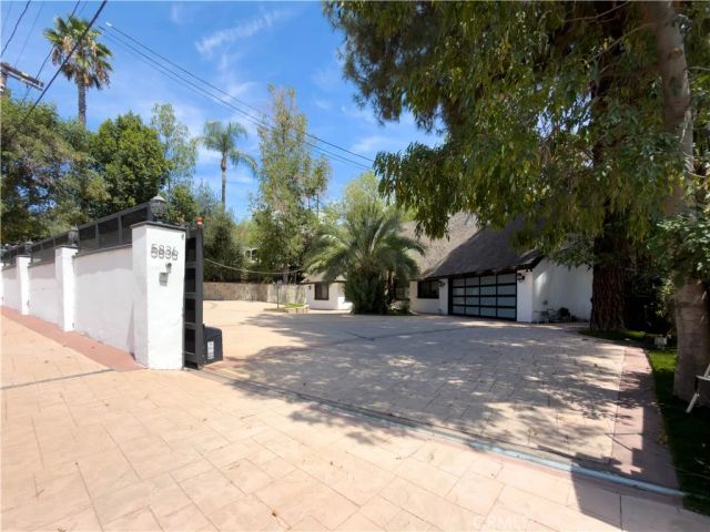 5836 Winnetka Avenue, Woodland Hills, CA 91367