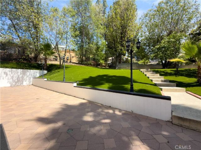 5836 Winnetka Avenue, Woodland Hills, CA 91367