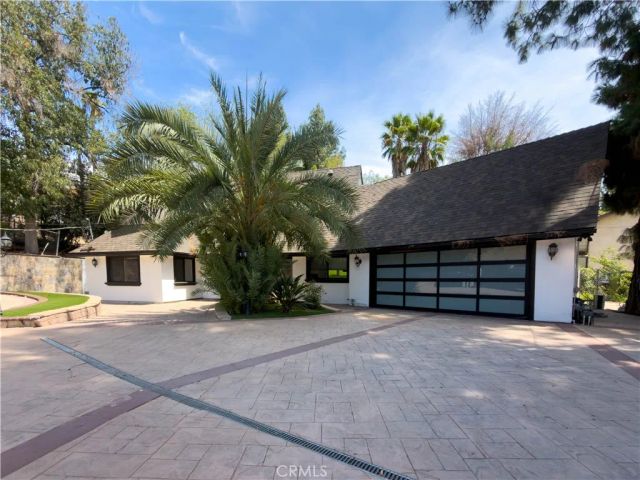 5836 Winnetka Avenue, Woodland Hills, CA 91367