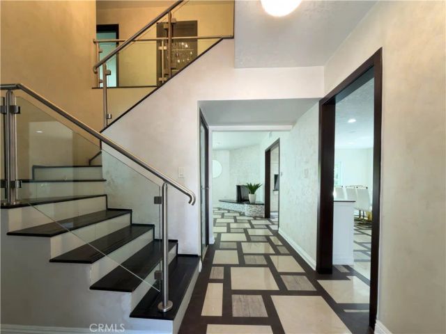 5836 Winnetka Avenue, Woodland Hills, CA 91367