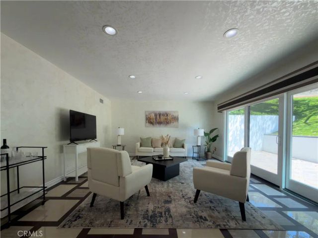 5836 Winnetka Avenue, Woodland Hills, CA 91367