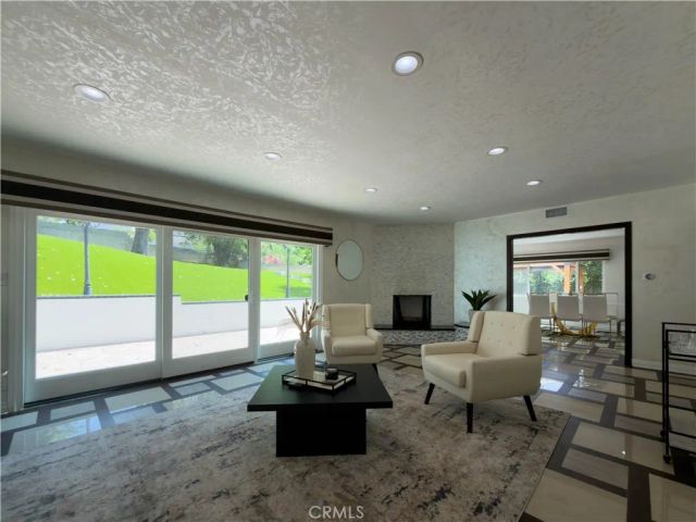 5836 Winnetka Avenue, Woodland Hills, CA 91367