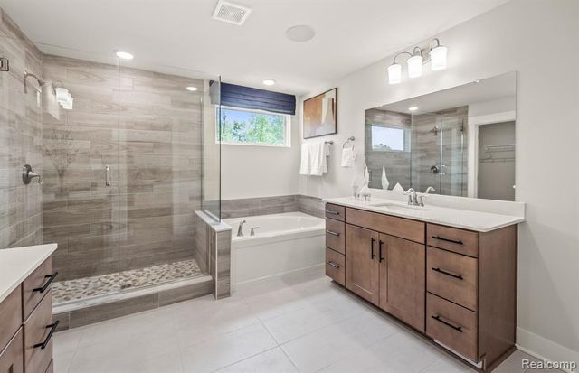 22420 Orchard Brook Court, Macomb, MI 48042