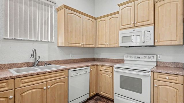 1239 MOTORCOACH DRIVE, Polk City, FL 33868