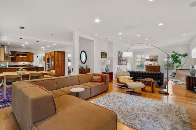 181 Stow St, Concord, MA 01742