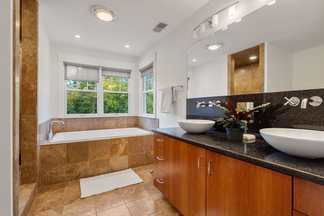 181 Stow St, Concord, MA 01742