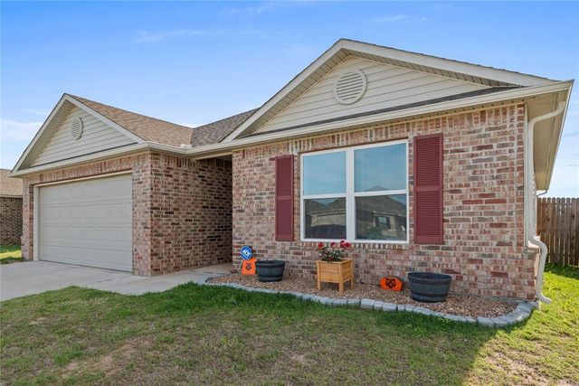 1319 Chuck Wagon Drive, El Reno, OK 73036