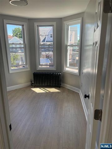 20 31st Street, Bayonne, NJ 07002