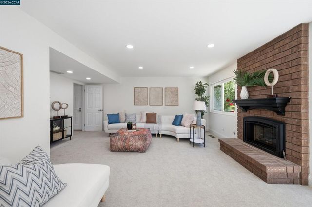 204 Lasso Cir, San Ramon, CA 94583