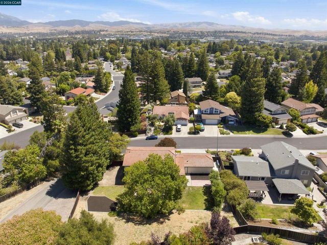 204 Lasso Cir, San Ramon, CA 94583