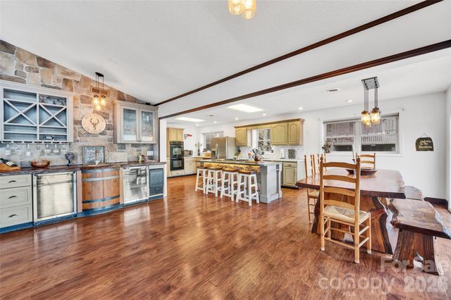 202 Tamarack Road, Beech Mountain, NC 28604