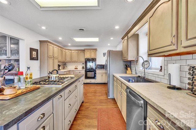 202 Tamarack Road, Beech Mountain, NC 28604