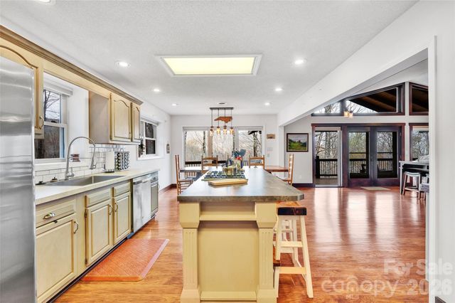 202 Tamarack Road, Beech Mountain, NC 28604