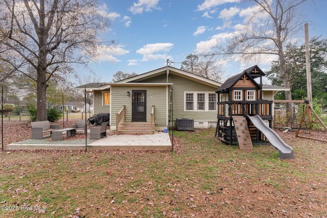 205 W South Street, Fremont, NC 27830