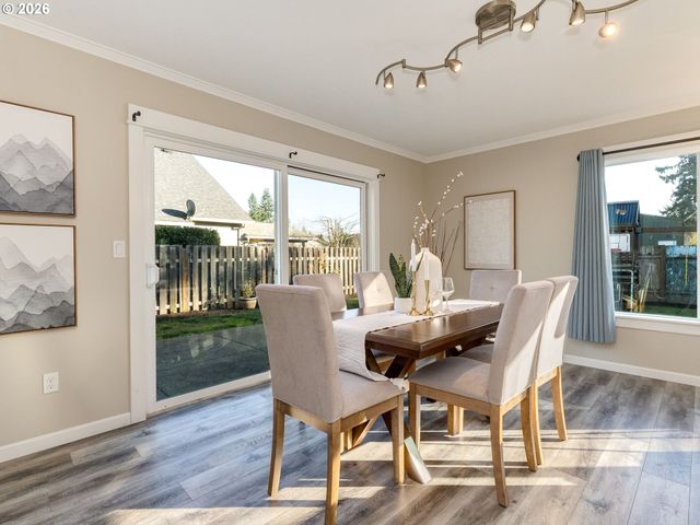 672 S FIR St, Canby, OR 97013