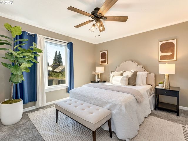 672 S FIR St, Canby, OR 97013