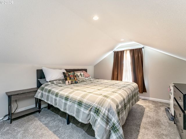 672 S FIR St, Canby, OR 97013