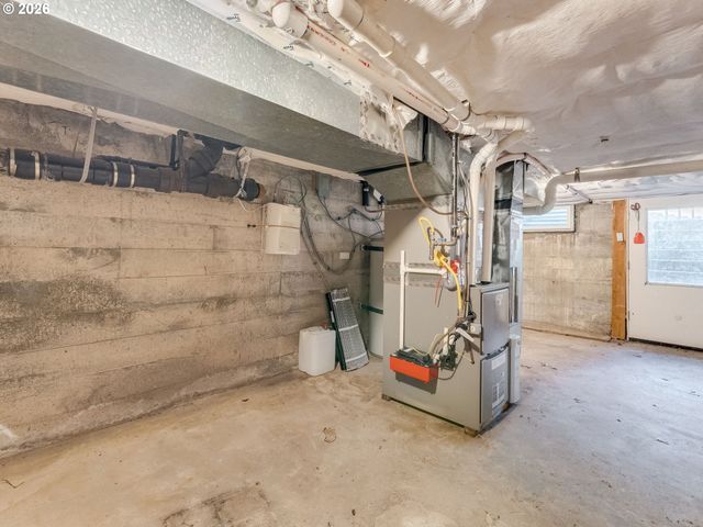 672 S FIR St, Canby, OR 97013