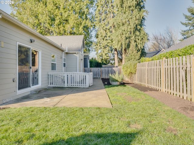 672 S FIR St, Canby, OR 97013