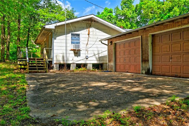 81 E Bishop Road, Point Blank, TX 77364