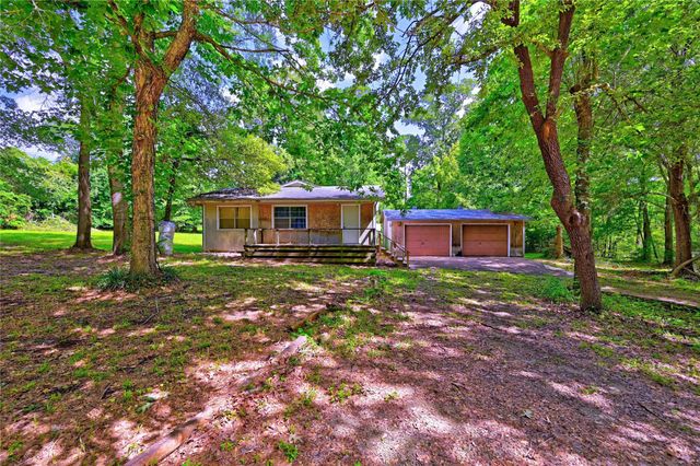 81 E Bishop Road, Point Blank, TX 77364