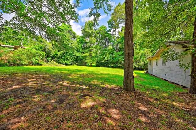 81 E Bishop Road, Point Blank, TX 77364